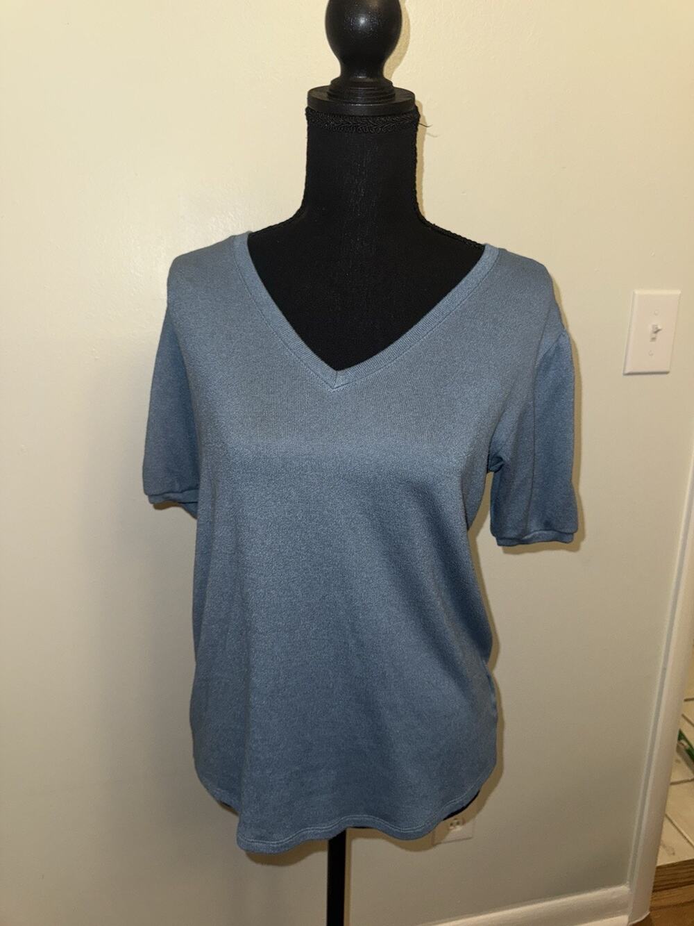 MOD REF Women’s Crew Neck Sweater Soft Size S Short Sleeve Cuffed Blue EUC
